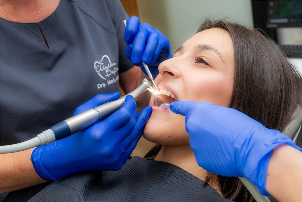 ¿Cada cuánto tiempo deben hacerse las limpiezas dentales?