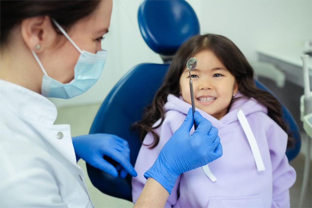 ¿Cuándo un niño debe acudir al dentista por primera vez?