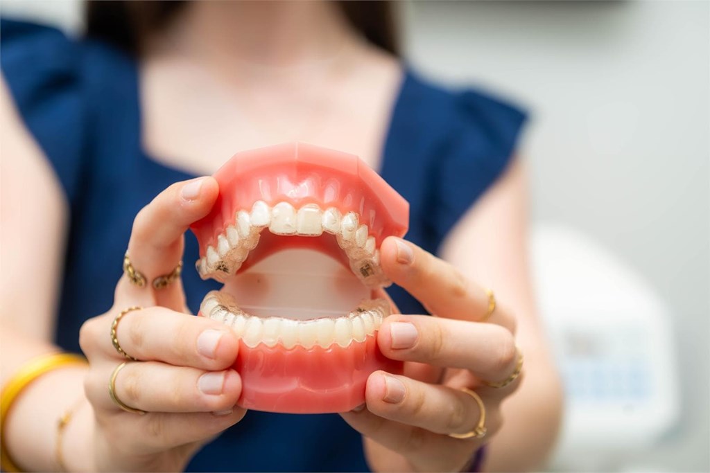 Prótesis fijas vs. removibles: ¿cómo saber cuáles son las mejores para mí?